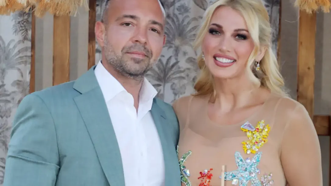 Κωνσταντίνα Σπυροπούλου – Βασίλης Σταθοκωστόπουλος: Το φωτογραφικό άλμπουμ της βάφτισης του γιου τους