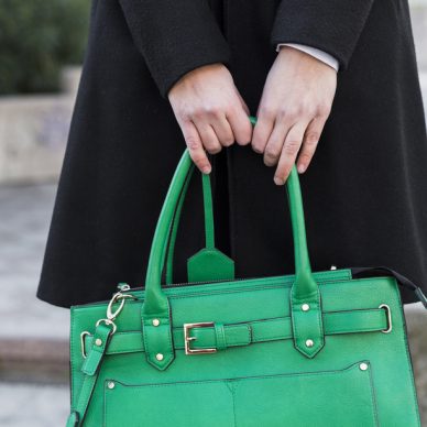 Σε δημοπρασία η πρώτη αυθεντική τσάντα Hermès της Τζέιν Μπίρκιν