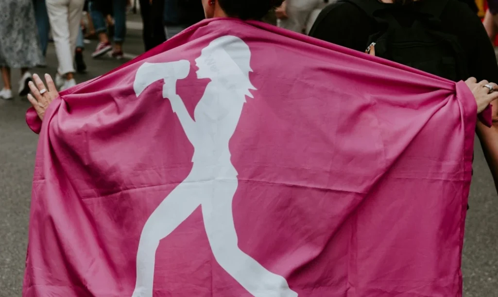 Στη Δυτική Βιρτζίνια, οι γυναίκες που αποβάλλουν μπορεί να αντιμετωπίσουν ποινικές διώξεις.