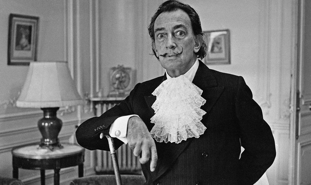 Όταν ο Σαλβαδόρ Νταλί σχεδίασε το logo για τα πιο διάσημα γλειφιτζούρια του κόσμου