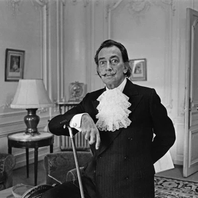 Όταν ο Σαλβαδόρ Νταλί σχεδίασε το logo για τα πιο διάσημα γλειφιτζούρια του κόσμου