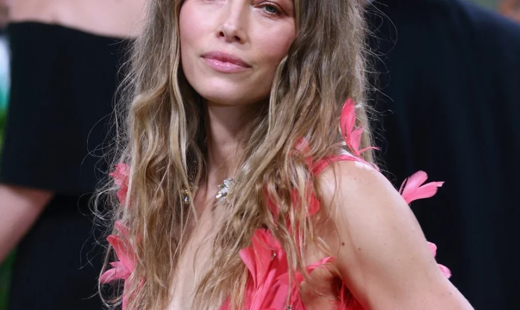 Η Τζέσικα Μπιλ μιλά για το γυμνασμένο σώμα της