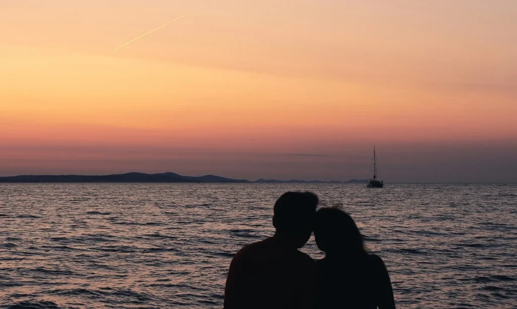 Τα 3 ιδανικότερα ζώδια να βγεις ραντεβού, αν επιδιώκεις μια μακροχρόνια σχέση