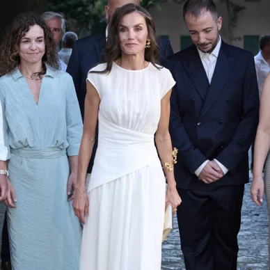 Βασίλισσα Λετίθια: Η πρόσφατη εμφάνισή της είναι η απόδειξη πως το λινό είναι το hero item του καλοκαιριού