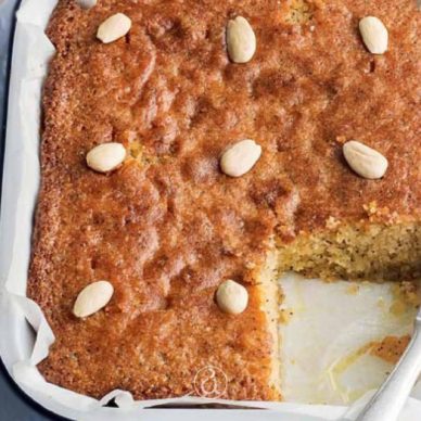 Αμυγδαλόπιτα σιροπιαστή θειική από την Αργυρώ!