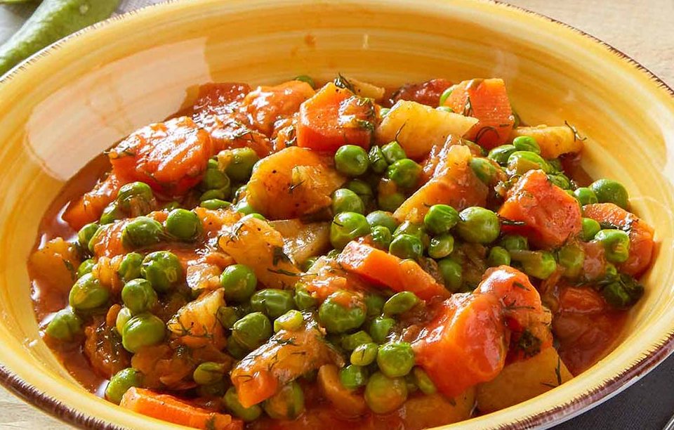 Βραστά μπιζέλια με ντομάτα