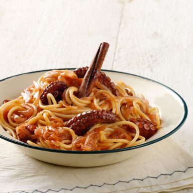 Χταπόδι μακαρονάδα