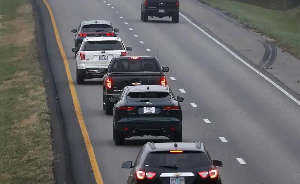 Οδηγείς αριστερά 1,5 χλμ./ώρα κάτω από το όριο; Πρόστιμο!