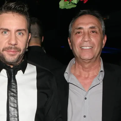 Γιώργος Μαζωνάκης: «Ορισμένα μέλη της οικογένειάς του προσπαθούν να τον καταστρέψουν» λέει ο κουμπάρος του. Δείτε το βίντεο