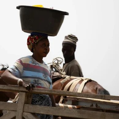 Στη Σενεγάλη υπάρχουν τα «σχολεία για συζύγους», όπου οι άνδρες εκπαιδεύονται για τα δικαιώματα των γυναικών