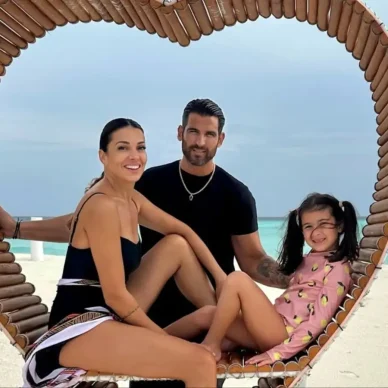 Ελένη Χατζίδου: Οι νέες οικογενειακές φωτογραφίες από το ταξίδι στις Μαλδίβες μαζί με την μητέρα του Ετεοκλή Παύλου