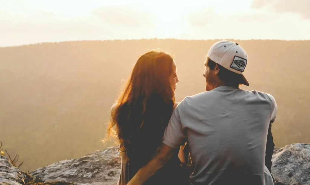 Τα 6 ζώδια που δείχνουν την αγάπη τους με μικρές καθημερινές πράξεις