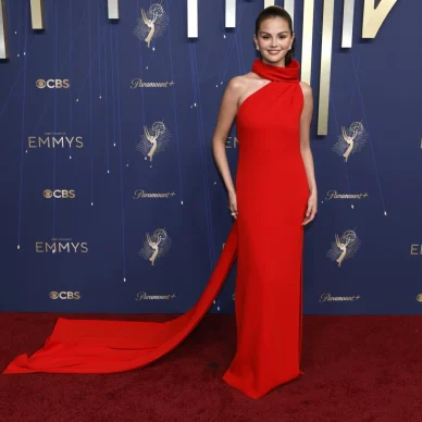 Βραβεία Emmy 2025: Οι πιο κομψές εμφανίσεις, από τον Πέδρο Πασκάλ στην Κέιτ Μπλάνσετ