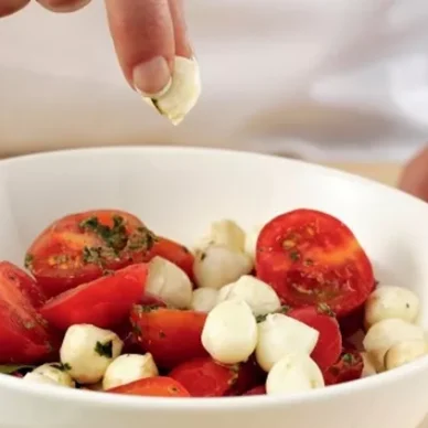 Πώς η δίαιτα MIND “ξανανιώνει” το μυαλό και καθυστερεί τη γήρανση του εγκεφάλου