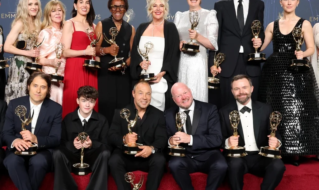 Βραβεία Emmy 2025: Η λίστα με τους μεγάλους νικητές της 77ης απονομής
