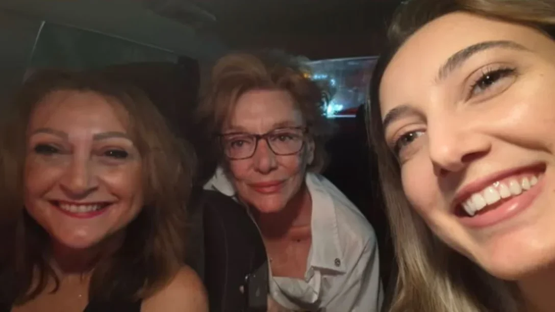 Η Μάρω Κοντού ζήτησε από δύο γυναίκες να την πάρουν μαζί στο αυτοκίνητο λόγω της απεργίας των ταξί – Δείτε φωτογραφία