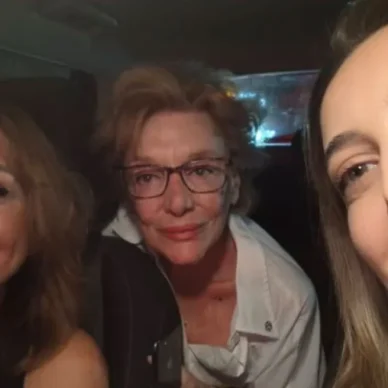 Η Μάρω Κοντού ζήτησε από δύο γυναίκες να την πάρουν μαζί στο αυτοκίνητο λόγω της απεργίας των ταξί – Δείτε φωτογραφία