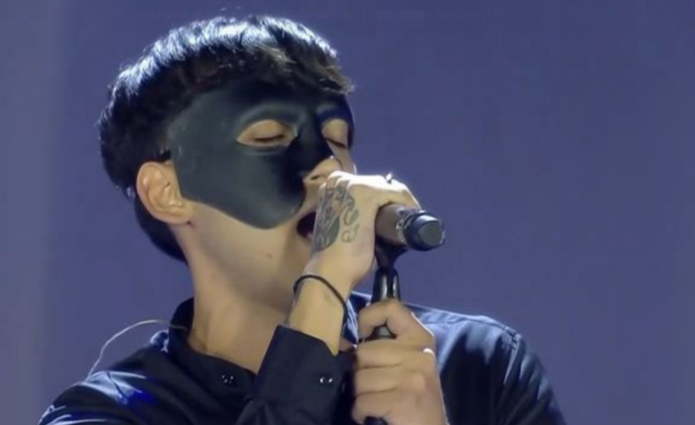 Sicario: Το αγόρι με τη μάσκα ερμήνευσε Καζαντζίδη 