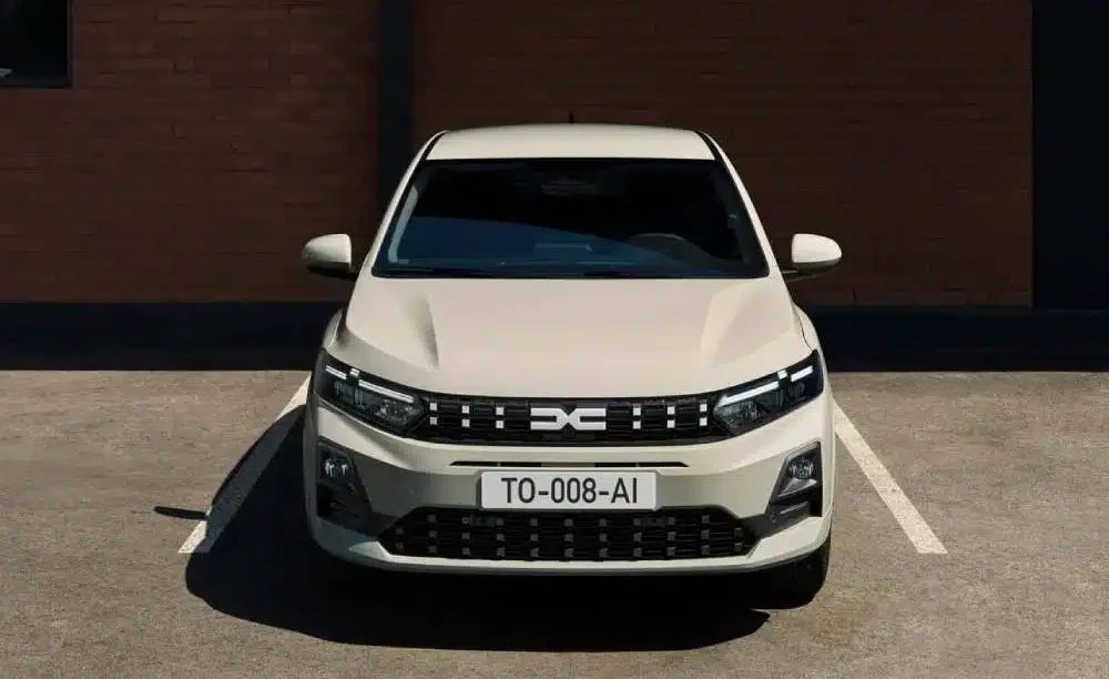 Νέο και για πρώτη φορά φουλ υβριδικό Dacia Sandero