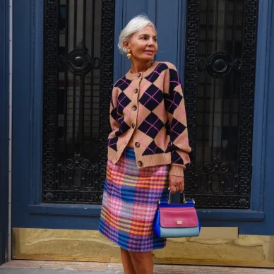 5 tips για ομαλή μετάβαση σε γκρίζα μαλλιά