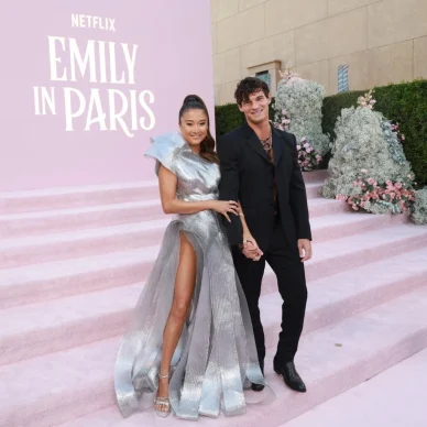 Emily in Paris: Χώρισαν Άσλεϊ Παρκ και Πολ Φόρμαν, μετά από δύο χρόνια σχέσης