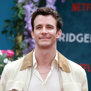 Bridgerton: Το Netflix έδωσε τις ημερομηνίες κυκλοφορίας της 4ης σεζόν.