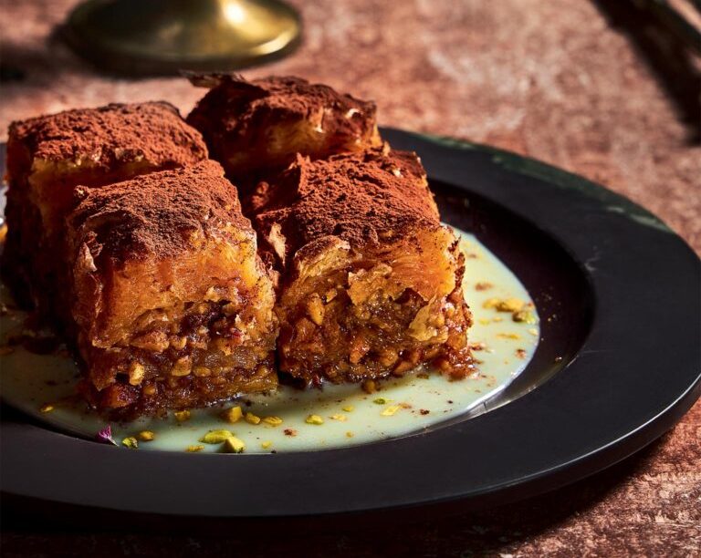 Κρύος μπακλαβάς με γάλα