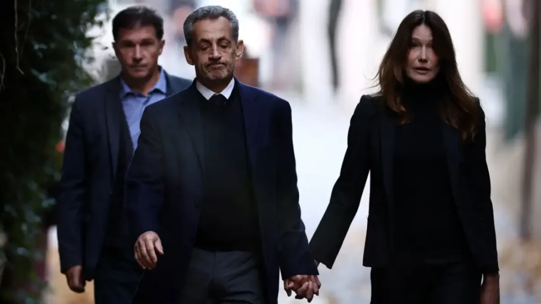 Νικολά Σαρκοζί: Οδηγείται στη φυλακή 