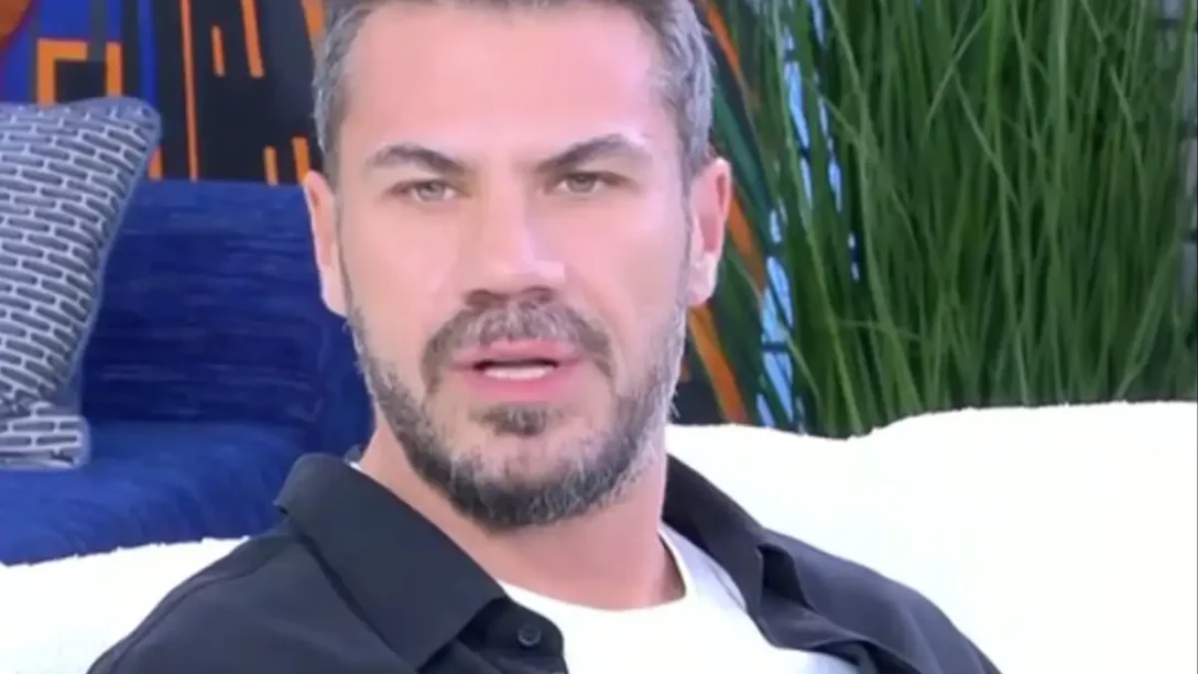 Άκης Πετρετζίκης: Η εξομολόγηση για τα παιδιά του – «Η Αχίλλειος πτέρνα ενός πατέρα είναι η κόρη του»