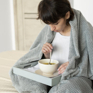 Σούπες και βότανα που βοηθούν στο κρυολόγημα