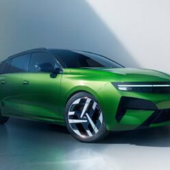 NewOpelAstraSportsTourer-2