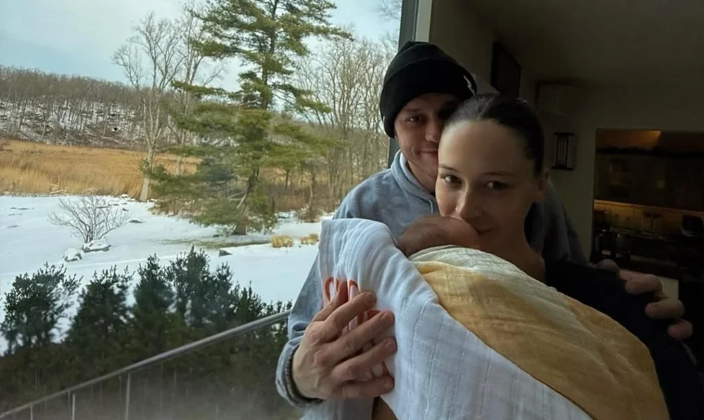 Πιτ Ντέιβιντσον και Έλσι Χιούιτ έγιναν γονείς – Η τρυφερή ανακοίνωση στα social media