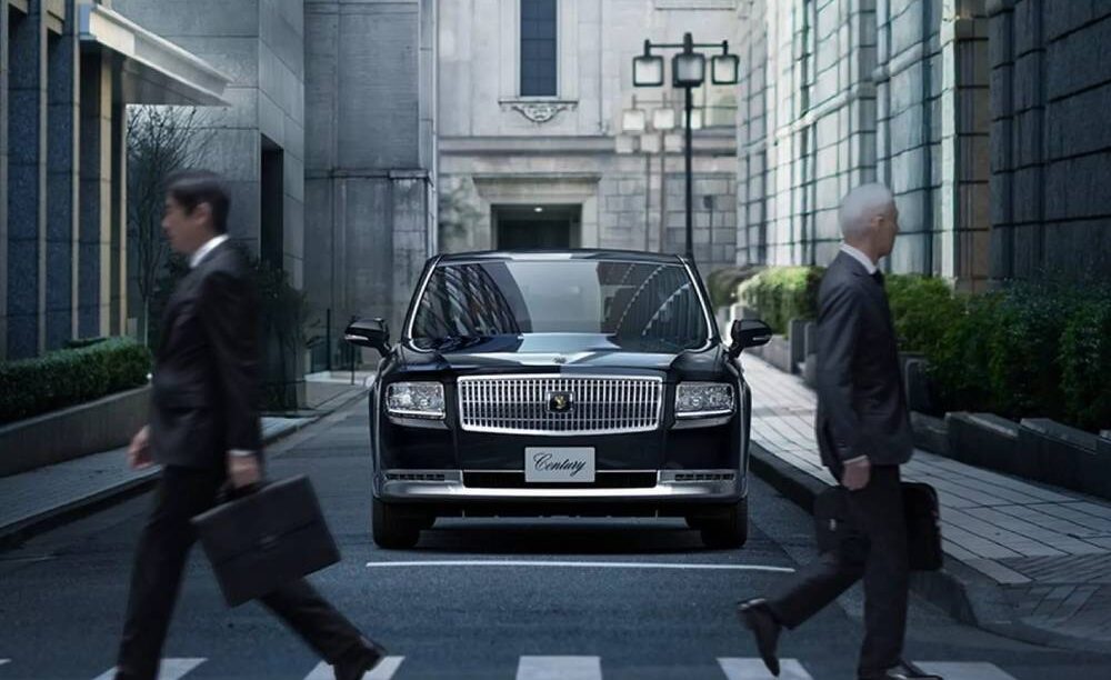 Νέο και πιο ψηφιακό υπερπολυτελές Toyota Century