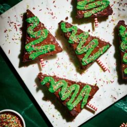 browny-xristougenniatika-dentrakia-gastronomos-768×960