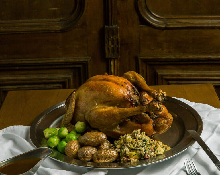 Γαλοπούλα με αρωματικό βούτυρο και σάλτσα μήλου, από τον Χριστόφορο Πέσκια