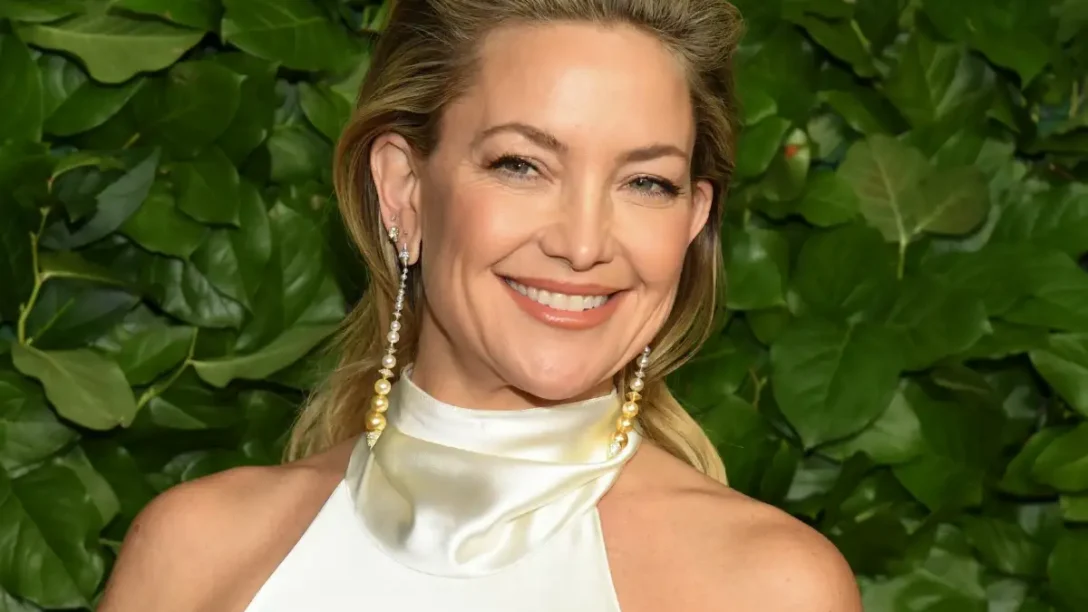 Η Kate Hudson έκανε το πιο κομψό micro-hair refresh της χρονιάς