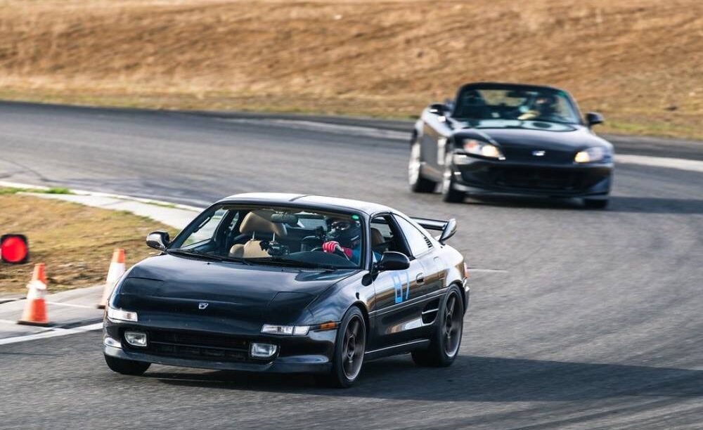 Νέο Toyota MR2 βενζινοκίνητο και τετρακίνητο