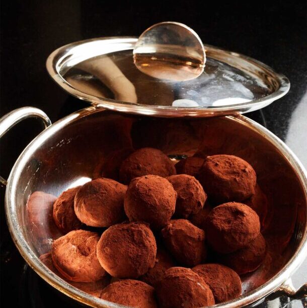 Tρούφες με μαύρη σοκολάτα