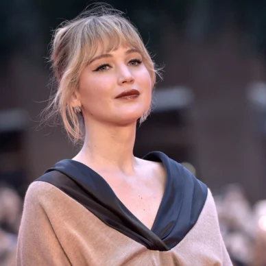 Η Τζένιφερ Λόρενς για την επιλόχειο κατάθλιψη: «Με το δεύτερο παιδί μου ένιωθα σαν να με κυνηγούσε μια τίγρη καθημερινά. Τόσο άγχος είχα»