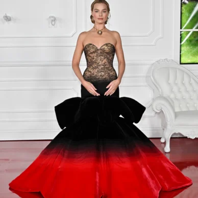 H Μάργκο Ρόμπι με αέρα παλιάς Χολιγουντιανής σταρ