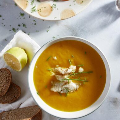 Ψαρόσουπα με λαχανικά και κρόκο Κοζάνης