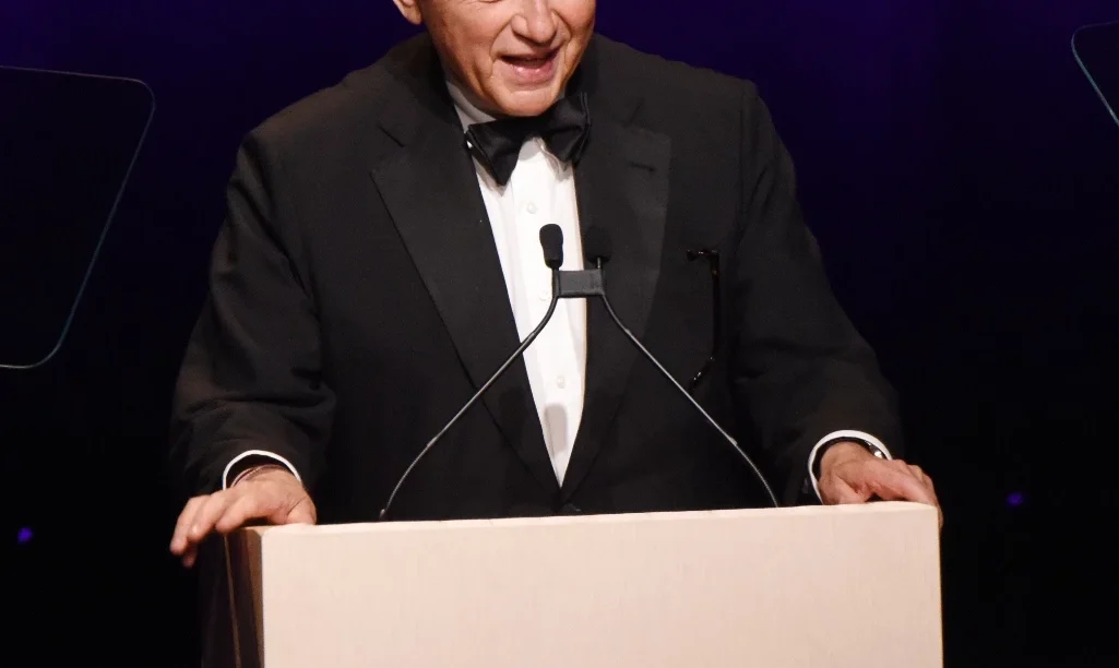 Σκάνδαλο Έπσταϊν: O δισεκατομμυριούχος της Victoria’s Secret, Λέσλι Γουέξνερ, αναφέρεται ως συνεργός του σεξουαλικού εγκληματία σε έγγραφο του FBI