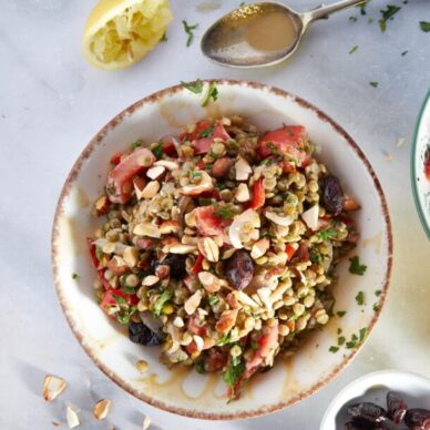 Φακές σαλάτα με ταχίνι και κύμινο