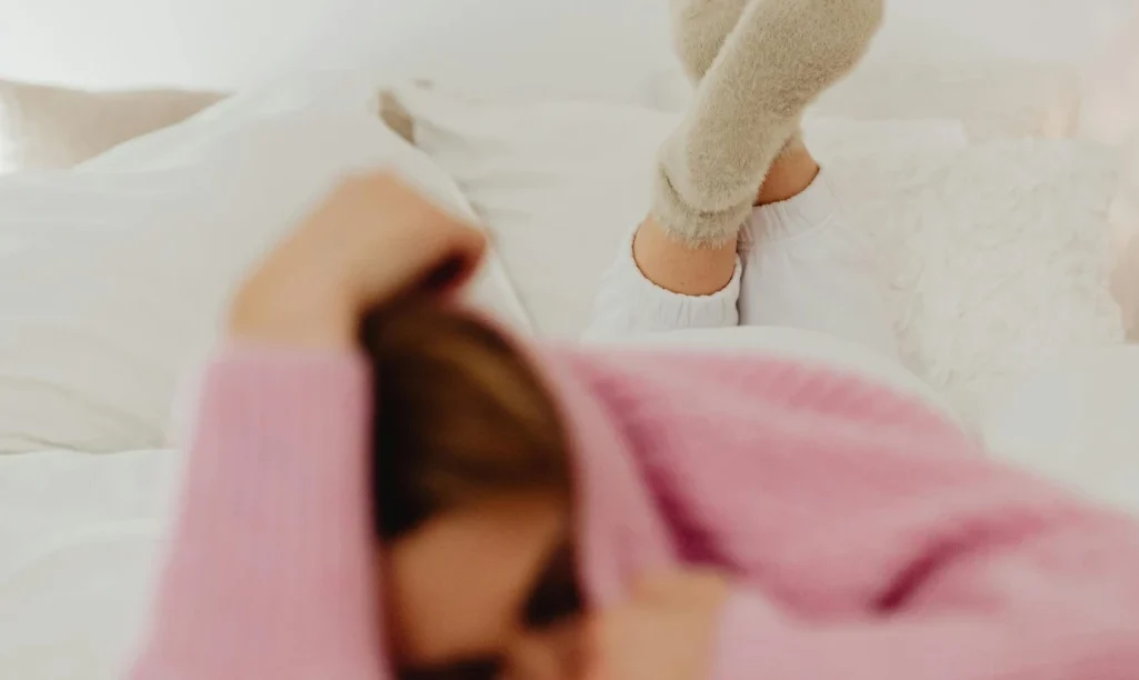 Οι άνθρωποι που κοιμούνται με κάλτσες έχουν 10 σπάνια κοινά χαρακτηριστικά