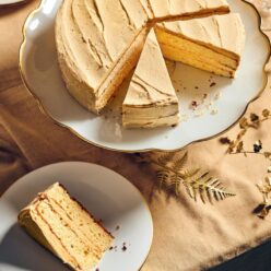 keik-proklisi-me-epikalypsi-karamela-gastronomos-768×960