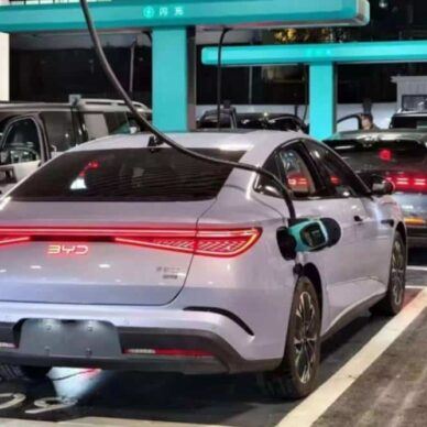 Η BYD κάνει τη φόρτιση το ίδιο γρήγορη με το βενζινάδικο
