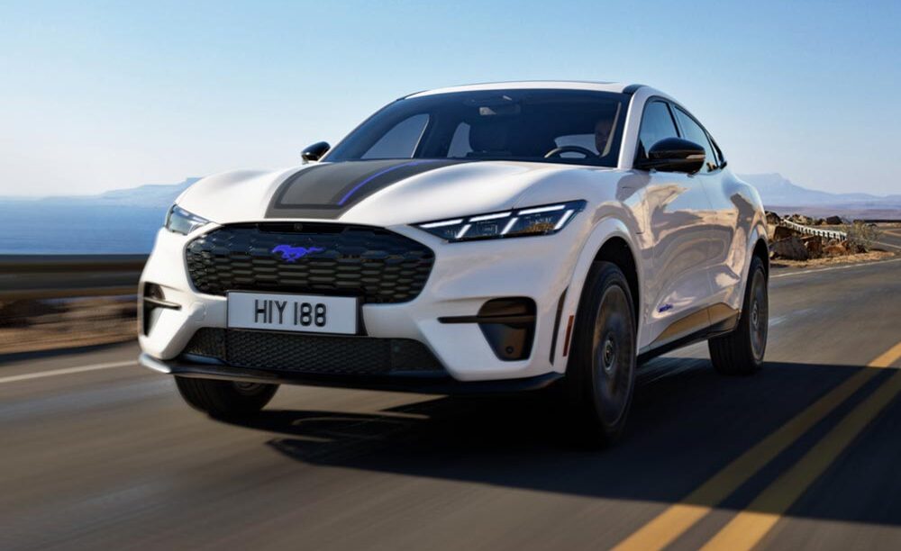 Αναβαθμίσεις και νέα έκδοση για τη Ford Mustang Mach-E