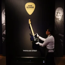 david-gilmour-guitar