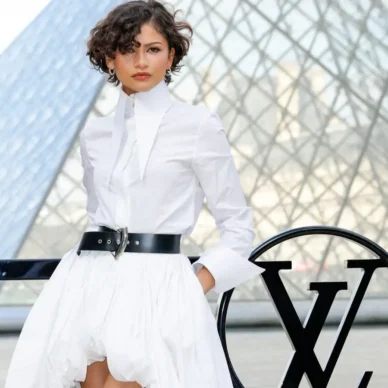 Zendaya: Εμφάνιση στα λευκά στο show της Louis Vuitton 