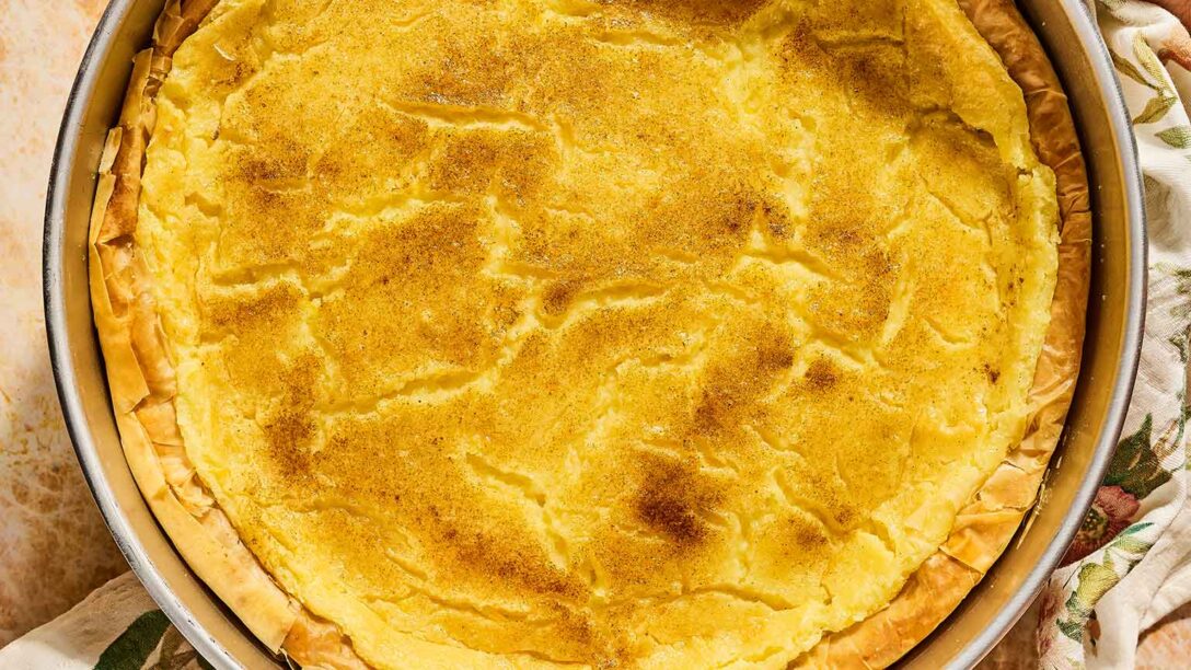 Γαλατόπιτα με φύλλο κρούστας ανοιχτή στο κέντρο